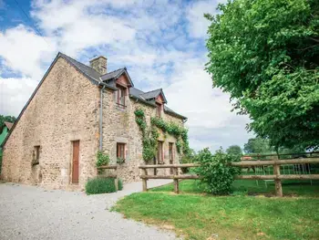 Casa rural en Saint Léonard des Bois,Maison de campagne familiale aux Alpes mancelles - 3 chambres, cheminée et activités proches FR-1-410-149 N°834130