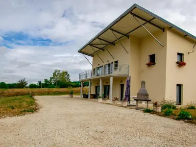 Gite à Meurville,Gîte spacieux, plain-pied, 3 chambres, terrasse, BBQ, activités, au calme du vignoble de Champagne FR-1-543-207 N°834131