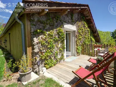 Appartement à Saint Priest la Prugne,Studio Montagne avec Terrasse Privative, Wifi, Près de Sentiers de Randonnée, Animaux Acceptés FR-1-496-224 N°887251