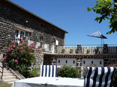 Gite à Séneujols, Gîte tout inclus avec terrasse, jardin et parkings, proche Puy-en-Velay et chemins de randonnée. FR-1-582-323 N°834598 - Photo 0