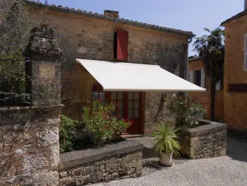 Gite à Biron,Maison de charme avec terrasse, 3 chambres, au pied du Château de Biron, proche Monpazier FR-1-616-134 N°834772