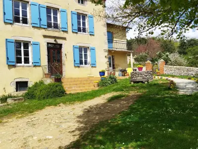 Gite à Domeyrat,Maison de Charme à Domeyrat: Jardin, Balades, Confort et Animations Culturelles FR-1-582-334 N°834851