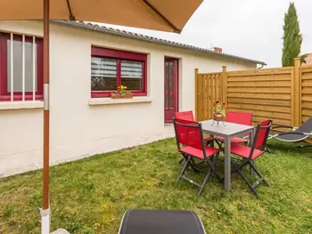 Cottage in Clisson,Gîte rénové avec terrasse et jardin à Clisson, proche gare, commerces, restaurants et vignoble nantais FR-1-306-900 N°834928