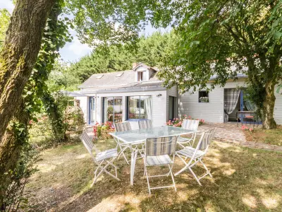 Gite à Joué sur Erdre,Gîte au bord du lac avec jardin clos, cheminée et Wifi à Joué-sur-Erdre FR-1-306-942 N°834942