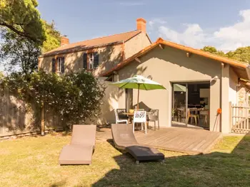 Cottage in Saint Brevin les Pins,Spacieux écogîte en pierre avec jardin clos, proche de l'océan et des plages, tout confort FR-1-306-1032 N°834969