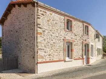 Casa rural en Touvois,Gîte familial avec parc, jeux pour enfants et vélos, proche du Lac de Grand Lieu FR-1-306-1040 N°834973