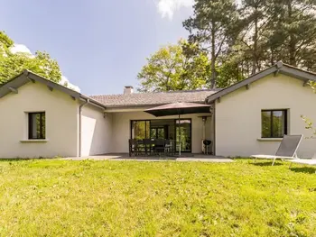 Cottage in Villeneuve en Retz,Gîte contemporain avec piscine chauffée près de la mer, parc arboré, WiFi, baby-foot et équipements bébé FR-1-306-1089 N°834997