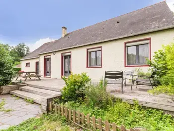 Gîte in Malville,Maison spacieuse avec jardin, ping-pong, WiFi, et équipements bébé - Malville, France FR-1-306-1153 N°835023