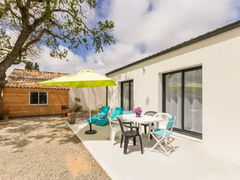 Cottage in Arthon en Retz,Gîte moderne avec confort, près de la mer, jardin clos, garage, WiFi, et équipements bébé FR-1-306-1173 N°835030