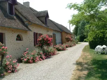 Gîte in Saint Mars sous Ballon,Gîte rénové en campagne, 3 ch., terrain 5000m², proche randonnées et Le Mans ! FR-1-410-161 N°835054