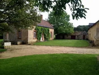 Gite à Dureil,Gîte familial & authentique avec jardin arboré, entre Angers & Le Mans, idéal visites & détente FR-1-410-208 N°835082