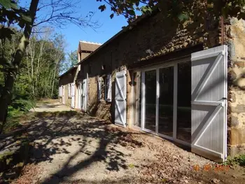 Casa rural en La Bazoge,Gîte rénové en pleine campagne près du Mans : 5 chambres, terrasse, barbecue, accès Paris facile FR-1-410-213 N°835086