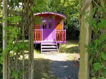 Gite à Chantenay Villedieu,Séjour Bucolique en Roulotte au Cœur d'une Ferme Familiale en Sarthe FR-1-410-229 N°835093