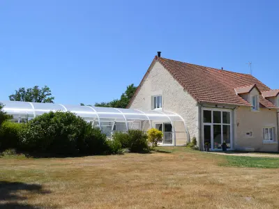 Gite à Bouesse,Gîte de charme avec piscine couverte, proche Paris, nature et activités en Berry FR-1-591-9 N°838703