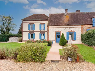 Gite à La Chapelle Fortin,Maison de caractère avec piscine chauffée, étang privé et proche forêt, à 90 min de Paris FR-1-581-48 N°838843