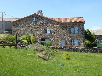 Gite in Ouides,Gîte de charme en Auvergne, idéal pour détente et activités, tout confort, jardin, wifi et équipements bébé FR-1-582-12 N°838853