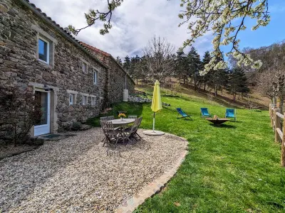 Gite à Saint Préjet d'Allier,Ancienne ferme rénovée avec jardin privé, poêle à bois et terrasse FR-1-582-44 N°838862