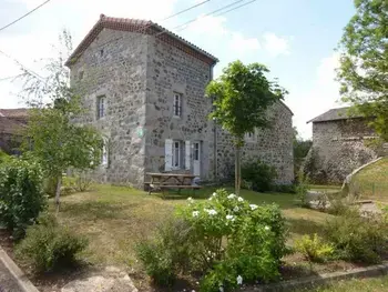 Gite in Rauret,Gîte indépendant 4 pers. à Rauret avec cour, proche gorges de l'Allier, parking privé, animations. FR-1-582-193 N°838903