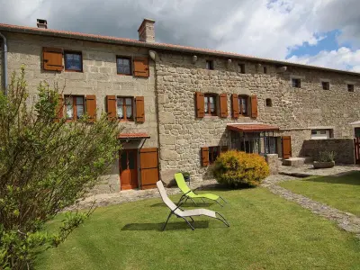 Gite à Thoras,Gîte spacieux et rénové avec équipements modernes, terrasse et vaste jardin près de Gévaudan et Margeride FR-1-582-301 N°838941