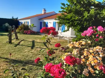 Cottage in Bouin,Maison récente avec jardin, 4 chambres, proche mer et commerces à Bouin FR-1-426-129 N°838951