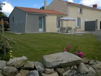 Agriturismo a Les Clouzeaux,Maison rénovée à la ferme avec terrasse, Wifi et parc animalier FR-1-426-288 N°838963