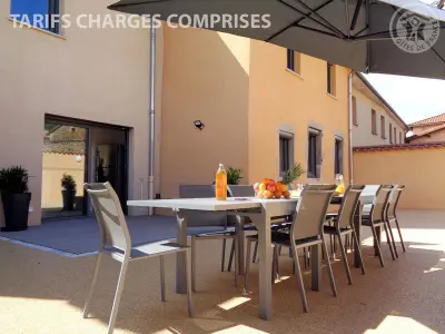 Gite à Montchal,Gîte lumineux avec jardin, jacuzzi, et équipements modernes, idéal pour séjours en famille ou entre amis FR-1-496-234 N°839087