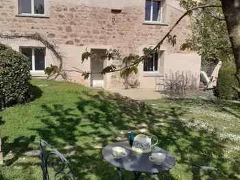 Agriturismo a Sevelinges,Gîte de charme avec jardin, terrasse et poêle à bois en pleine nature FR-1-496-250 N°839125