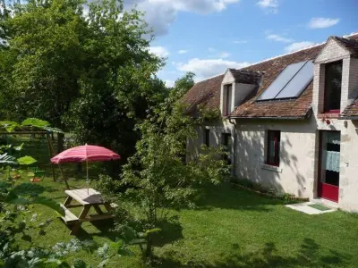 Agriturismo a Sully la Chapelle,Gîte calme en forêt d'Orléans avec jardin, idéal pour familles FR-1-590-78 N°839219