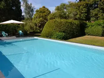 Gite in Sigloy,Gîte spacieux avec piscine chauffée, wifi et tennis au bord de la Loire FR-1-590-97 N°839220