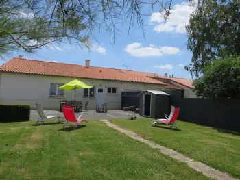 Cottage in Chemillé en Anjou Chemillé Melay,Gîte familial avec belle cour, 3 chambres, proche vignobles et activités, au calme en campagne angevine FR-1-622-11 N°839270