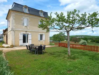 Gîte in Campagne,Maison rénovée avec grand jardin, proche des Eyzies et sites touristiques du Périgord Noir FR-1-616-37 N°839469