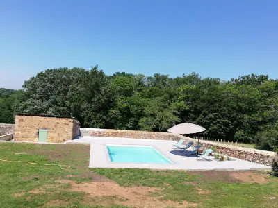 Gite à Saint Pardoux et Vielvic,Maison en pierre avec piscine privative, jardin, internet à Saint-Pardoux-et-Vielvic FR-1-616-189 N°839525