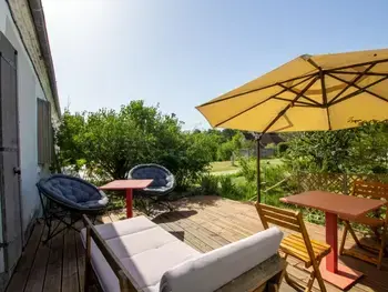 Gîte in Saint Pierre de Chignac,Maison Périgourdine avec Jardin Clos, Wi-Fi, Cheminée et Equipements pour Enfants près de Périgueux FR-1-616-229 N°839547