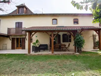 Gîte in Bassillac et Auberoche,Maison de village avec jardin clos, randonnées, vélos gratuits, cheminée et équipements bébé. FR-1-616-232 N°839548