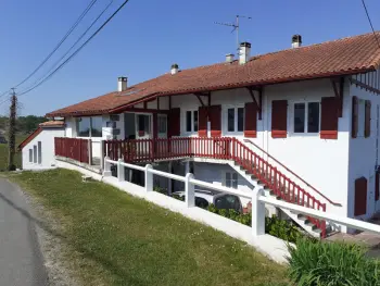 Apartamento en Souraïde,Gîte rénové avec clim et terrasse, proche du lac et golf, à 3km d'Espelette FR-1-384-789 N°841799