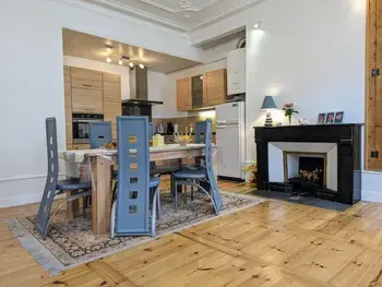 Appartamento a Le Puy en Velay,Appartement XIXe siècle - Centre-ville du Puy-en-Velay, 2 chambres, tout confort, proche monuments FR-1-582-6 N°892129