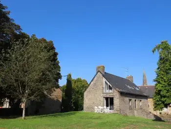 Cottage in Pontorson,Charmante maison familiale avec jardin, cheminée et parking près du Mont St-Michel FR-1-362-953 N°843051