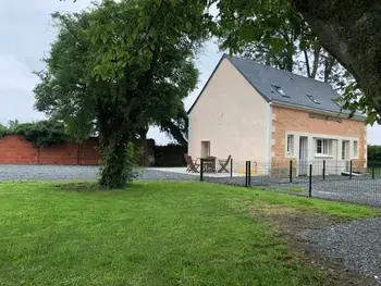 Casa rural en Écommoy,Spacieuse maison près du Mans avec jardin, idéale pour séjours pro, 4 chambres, Wi-Fi, parking FR-1-410-330 N°843263