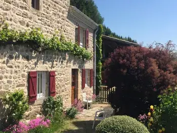 Agriturismo a Véranne,Gîte de charme avec cheminée, jardin et wifi, proche rando et ski à Véranne FR-1-496-255 N°843502