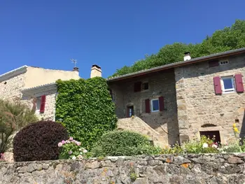 Agriturismo a Véranne,Charmant gîte avec poêle à bois, terrasse et jardin, sentiers rando, 1 chambre + mezzanine FR-1-496-256 N°843503