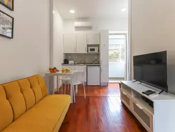 Appartement à Lisbonne,Superbe Appartement Design à Lisbonne - 1ch, proche centre, équipé, parfait pour couples/familles PT-2-10 N°894848