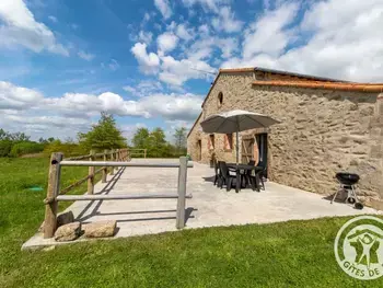 Cottage in Saint Christophe du Bois,Gîte de Charme entre Cholet et Puy du Fou avec Terrasse et Équipements Complets FR-1-622-33 N°849335