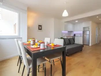 Appartement à Cacilhas,Charmant appartement à Cacilhas, proche de Lisbonne, idéal pour couples ou familles PT-2-11 N°895954