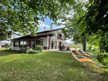 Casa rural en Saint Jean le Vieux,Maison familiale rénovée avec grand jardin, cheminée, proche St Jean-Pied-de-Port, jusqu'à 12 pers. FR-1-384-815 N°851733