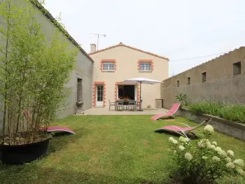 Cottage in La Romagne,Gîte familial au calme avec terrasse, proche Puy du Fou et plages vendéennes. FR-1-622-41 N°852198