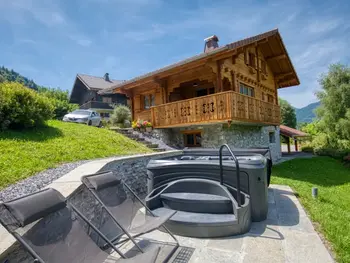 Chalet in Morillon Village,Chalet paisible à Morillon avec jacuzzi et proche des pistes skiables FR-1-642-66 N°852309