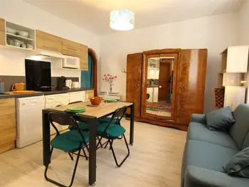 Appartamento a Bagnères de Luchon,Studio central cosy pour 2 pers, proche télécabine et thermes, équipé WiFi FR-1-313-191 N°898604