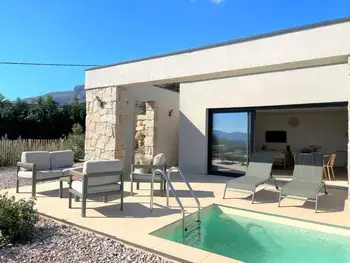 Villa en Afa,Villa 2 chambres avec piscine et climatisation FR-1-396-175 N°853525