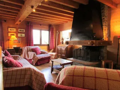 Chalet à Bellentre,Chalet aux Coches 10 pers. | 7 min des pistes, internet et parking gratuits FR-1-329-18 N°853550