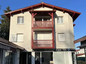 Apartment in Cambo les Bains,T2 calme avec terrasse, parking privatif, cuisine équipée, centre de Cambo-les-Bains FR-1-495-112 N°899061